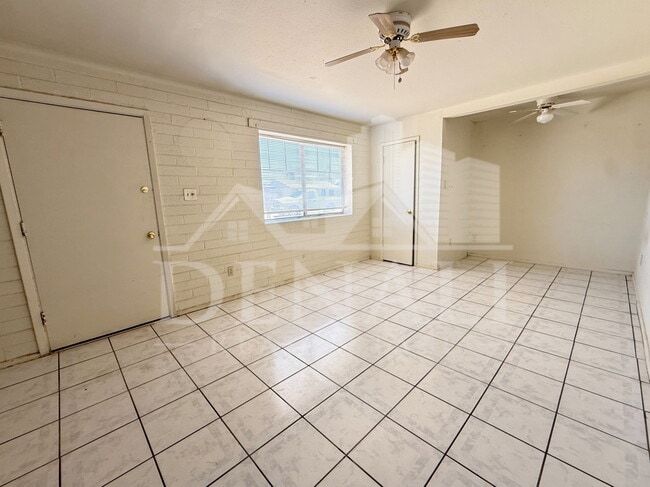 Building Photo - 2232 E Burgess Ln