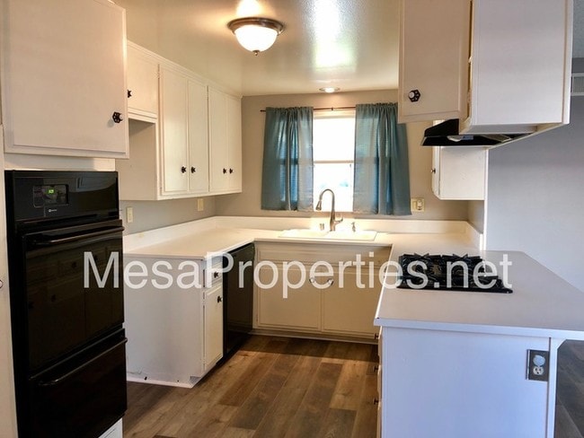 Building Photo - 10997 Collett Ave