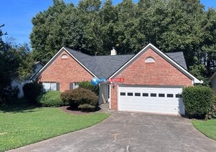 Building Photo - 670 Paris Dr