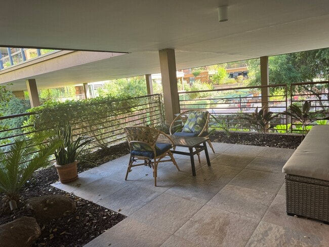 Building Photo - 7167 E Rancho Vista Dr