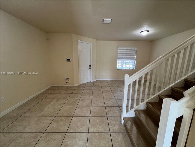 Foto del edificio - 748 SE 32nd Ave
