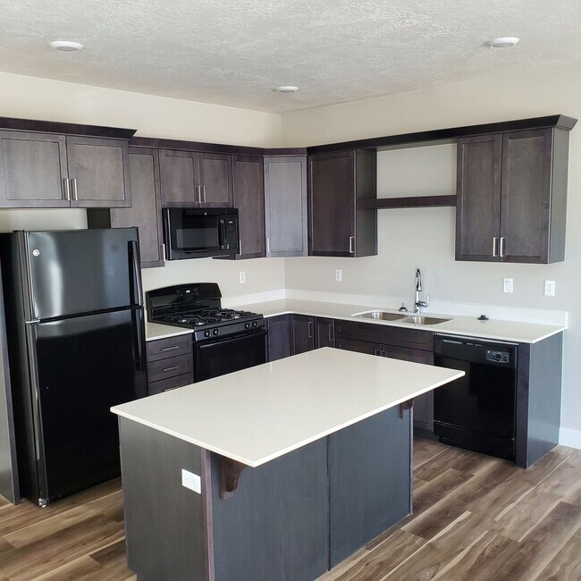 Foto del edificio - Welcoming 2 Bed, 2.5 Bath Townhouse