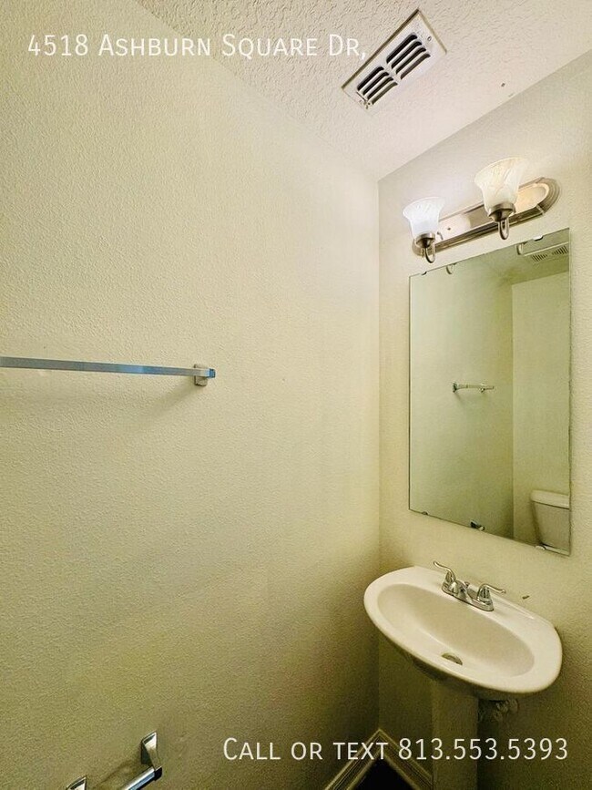 Foto del edificio - 4518 Ashburn Square Dr