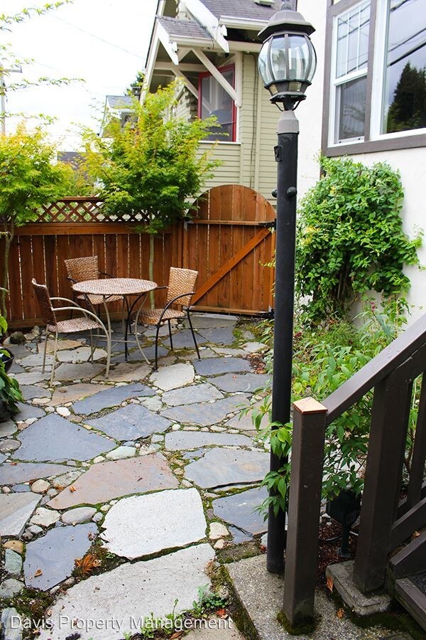 Building Photo - 2 br, 2 bath House - 7209 Fremont Ave N