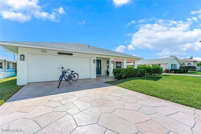 Building Photo - 690 100th Ave N