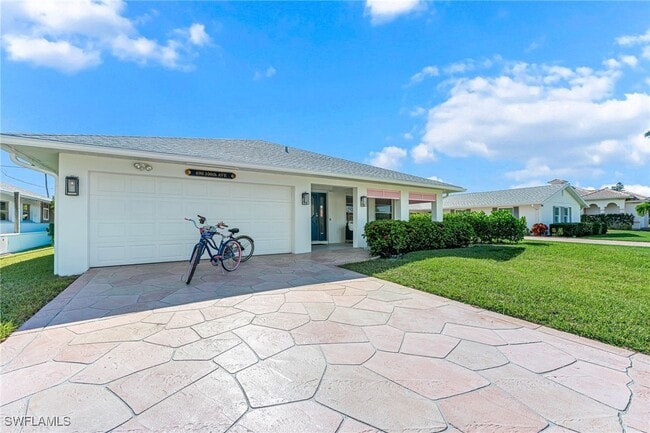 Foto del edificio - 690 100th Ave N