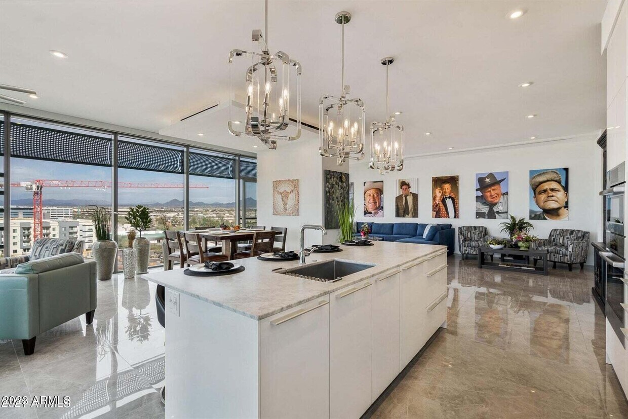 Foto principal - 7120 E Kierland Blvd
