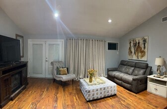 Living room - 2705 Parham Dr