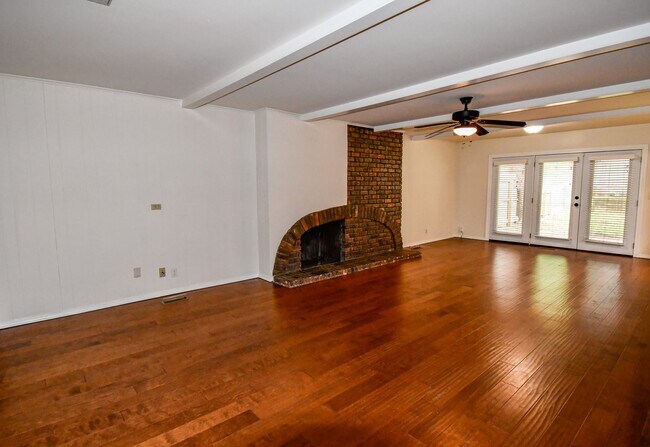 Foto del edificio - Charming 3-Bedroom Home in the Warrenton N...