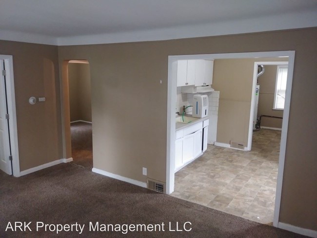 Building Photo - 3 br, 1 bath House - 21043 Sunset Avenue