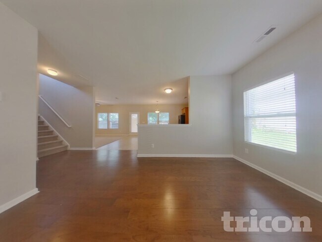 Foto del edificio - 1025 Joselynn Drive