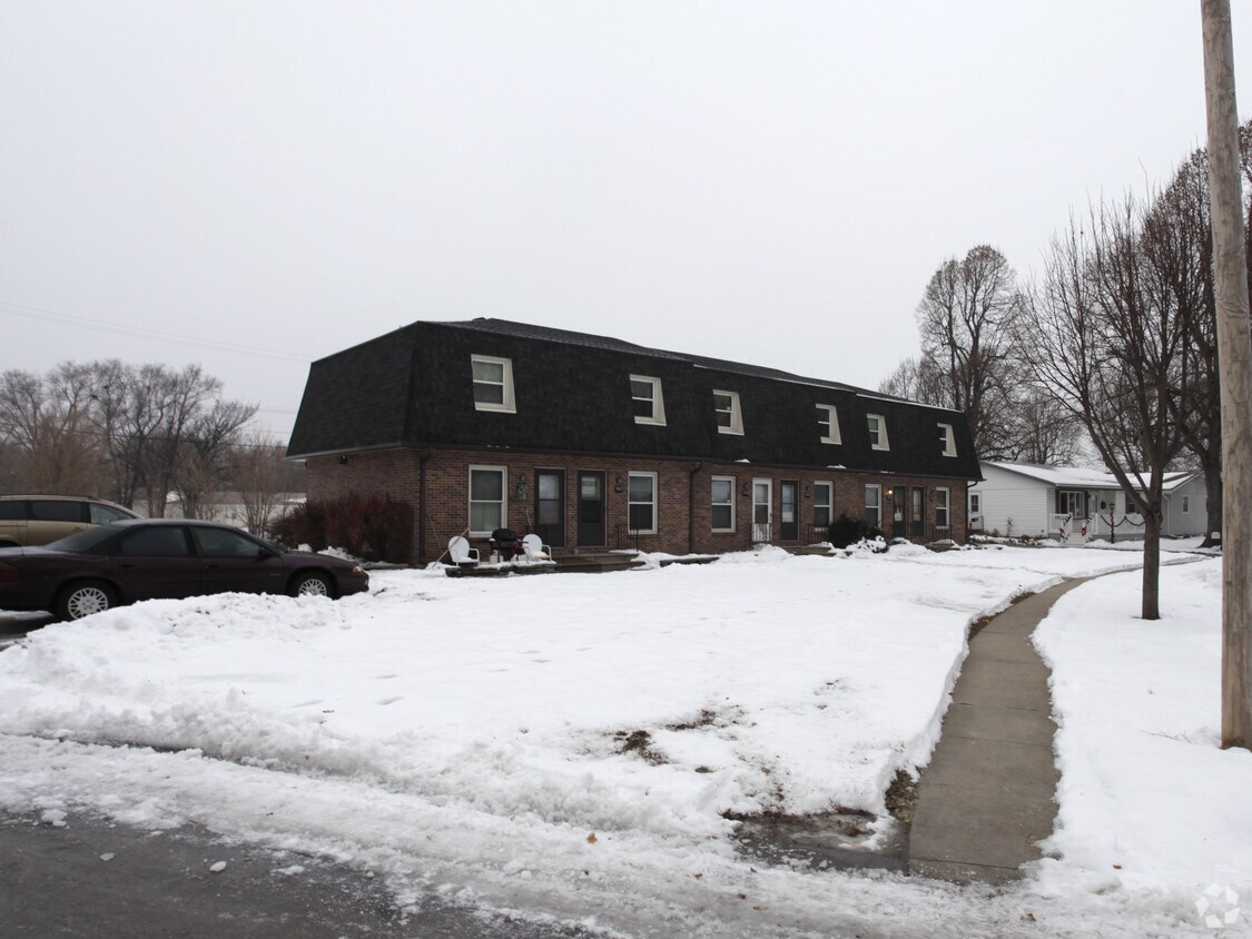 Building Photo - 1625 Deweese Dr