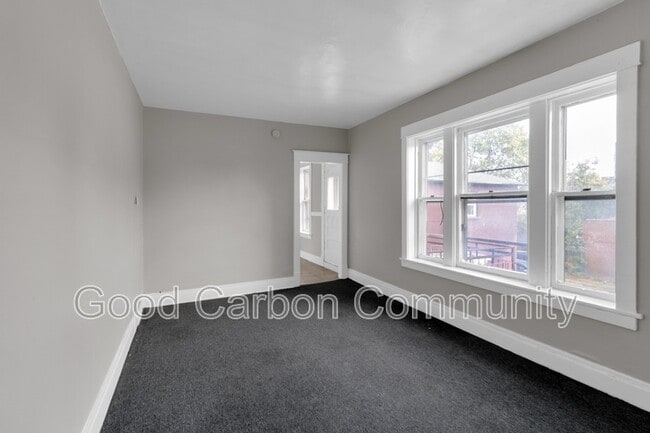 Building Photo - 799 Niagara St