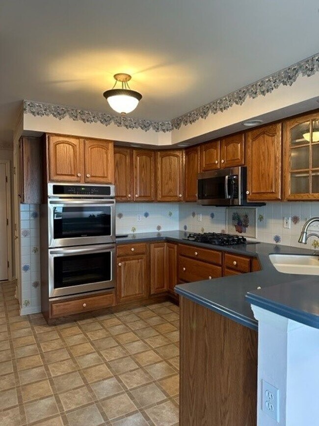 Building Photo - Mechanicsburg School District 3 Bedroom 2....