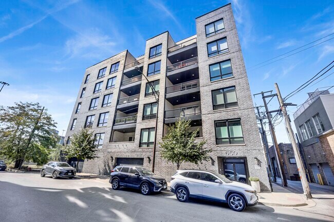 Foto del edificio - 650 N Morgan St