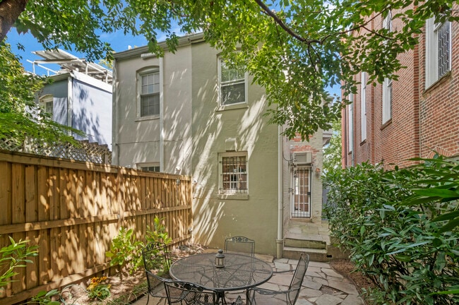 Building Photo - 1338 29th St NW