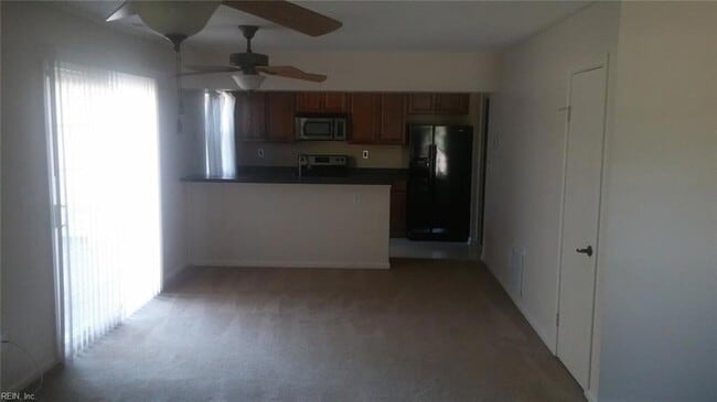 Building Photo - 208 Henwick Ct