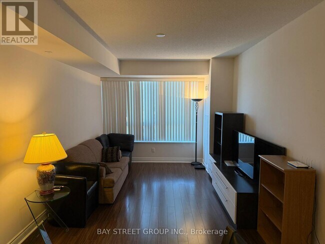 Photo du bâtiment - 11211 Yonge St