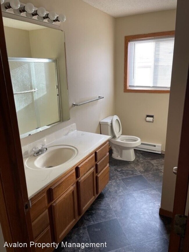 Building Photo - 6 br, 2 bath House - 2324 Queen Ave N