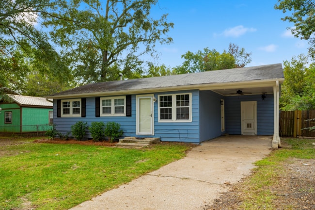 Building Photo - 205 Cunningham Dr