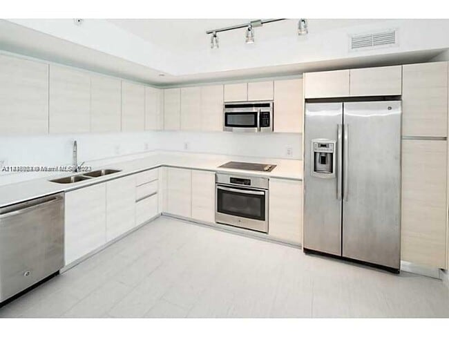 Building Photo - 4250 Biscayne Blvd