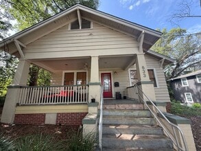 Building Photo - 633 E Park Ave