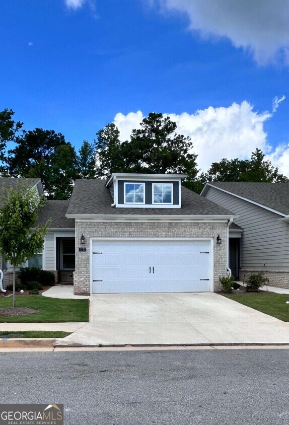 Primary Photo - 1717 Tolstoy Ln