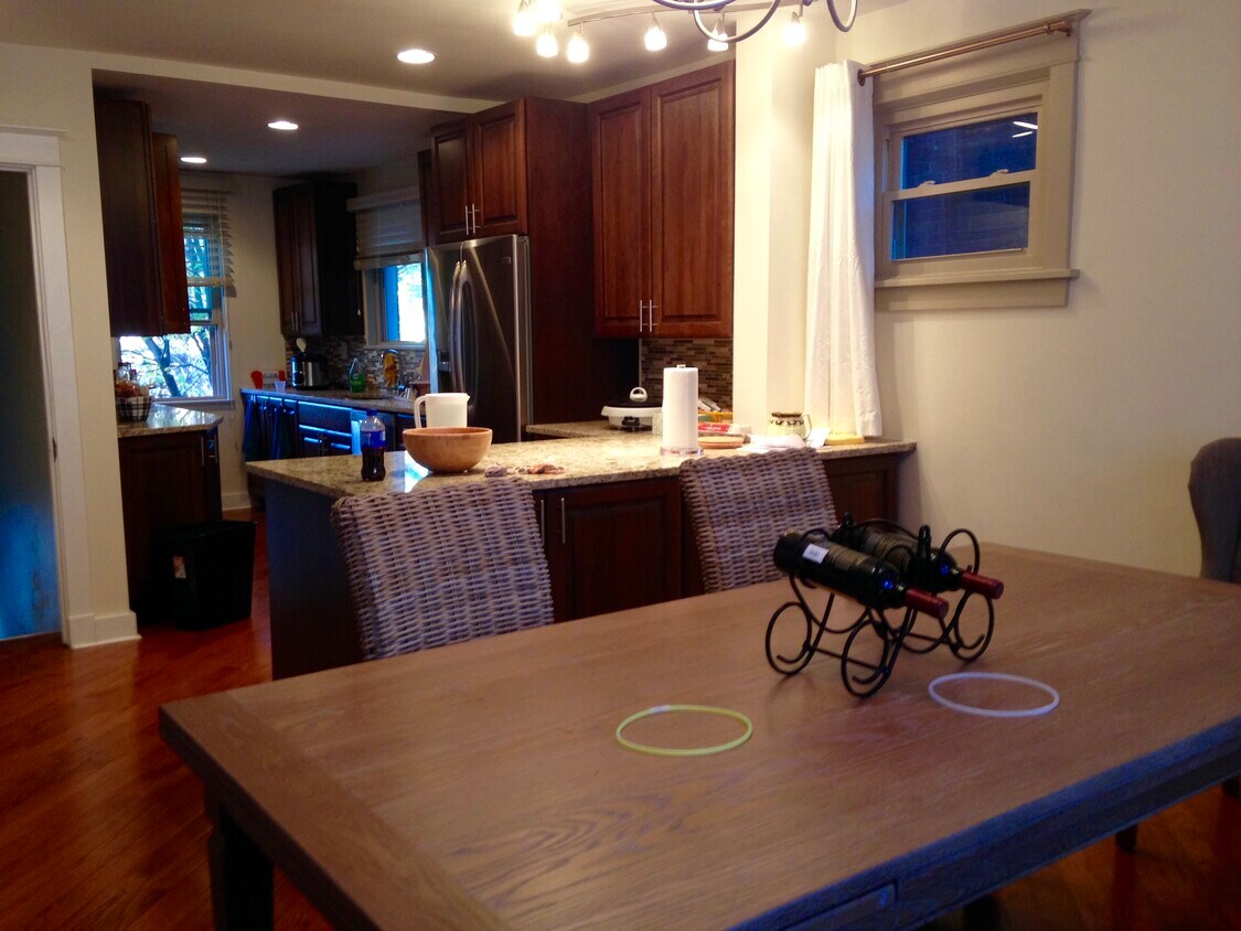 Foto principal - 5459 Fair Oaks St