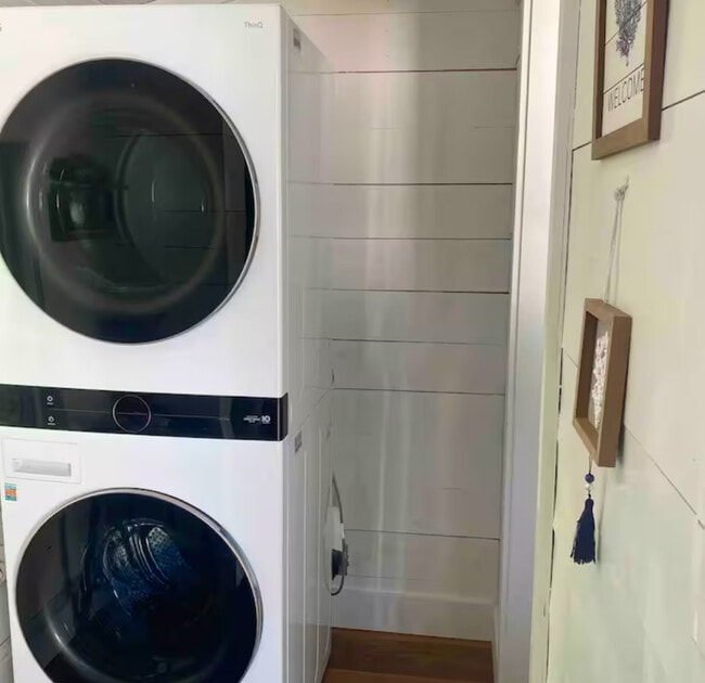 Laundry - 19 Ferry Ln