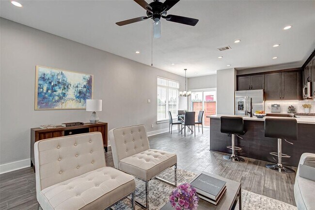 Building Photo - 16630 Oasis Mdw Ln