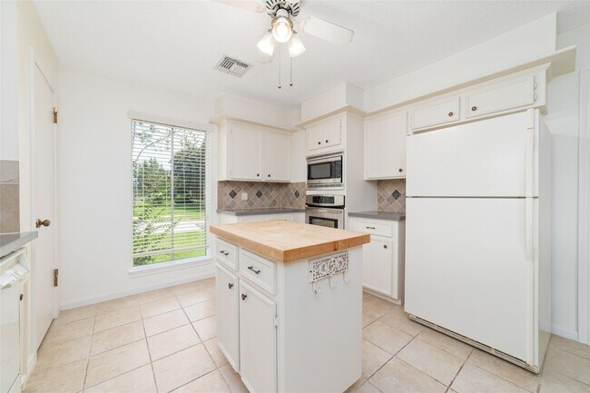 Foto del edificio - 11838 Riverview Dr
