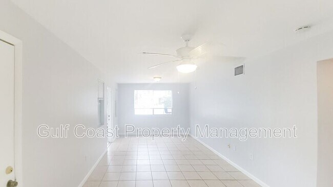 Foto del edificio - 704 38th St W
