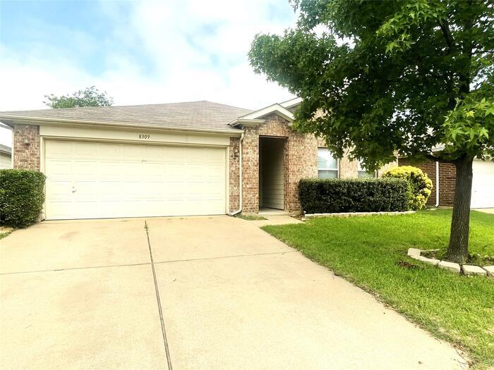 Primary Photo - Plank Floors & Modern Comforts!" "Corner F...