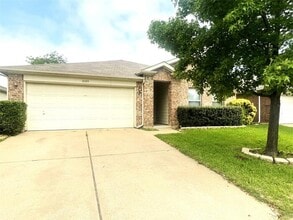 Building Photo - 8309 Horse Whisper Ln