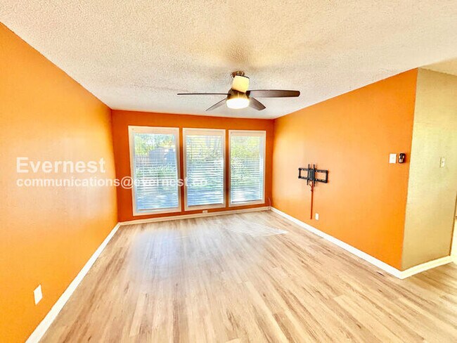 Building Photo - 5408 Waltham Ave