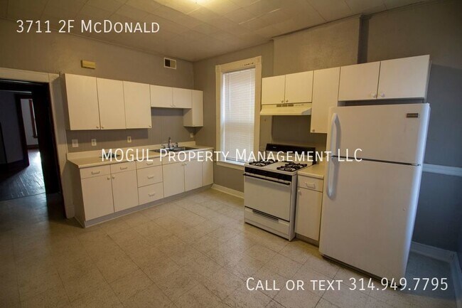 Foto del edificio - 3711 2F McDonald-
