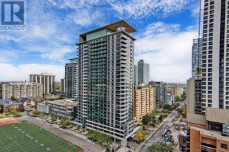 Building Photo - 39 Roehampton Ave