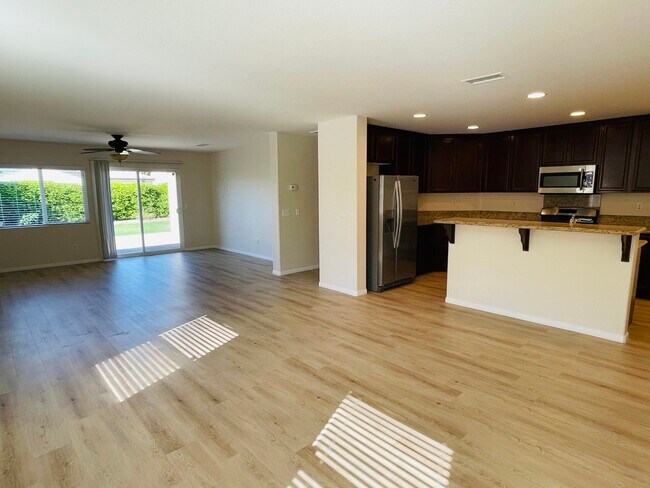 Building Photo - 84126 Azzura Way