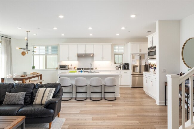 Foto del edificio - 7351 Wisteria Ln