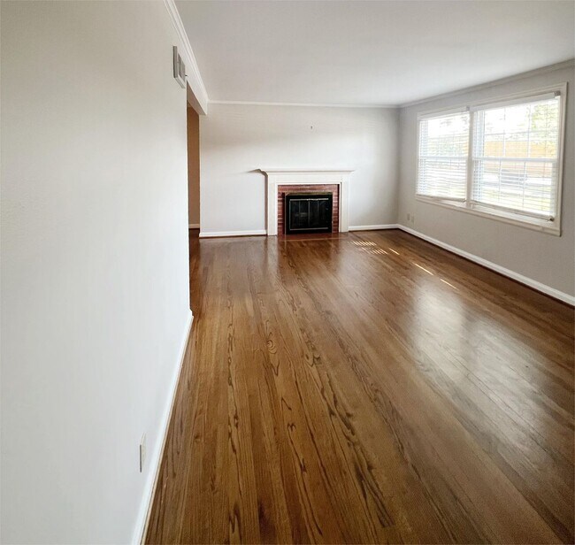 Foto del edificio - COMING SOON: Elegant Home in Prairie Villa...