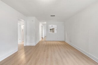 Building Photo - 1010 Bird Creek Dr