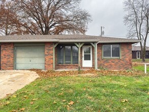 Building Photo - 2447-2447 E Heying Dr