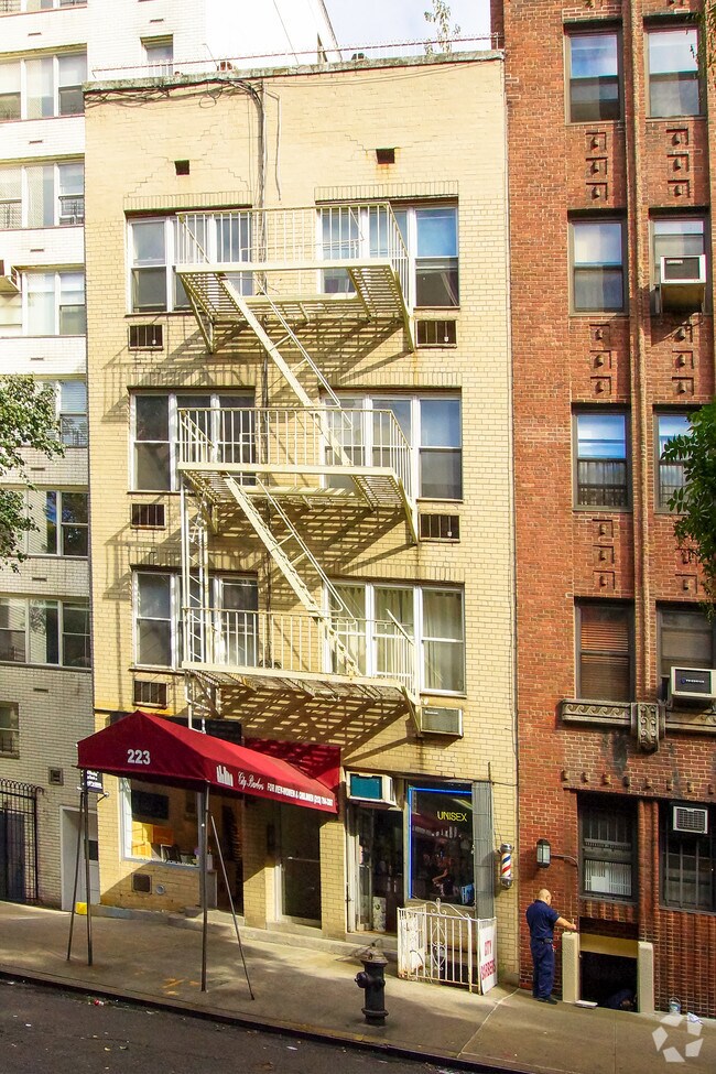 Foto del edificio - 332 E 74th St