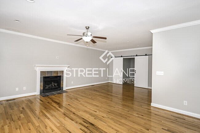 Building Photo - NOW OFFERING FIRST FULL MONTH FREE OR A $5...