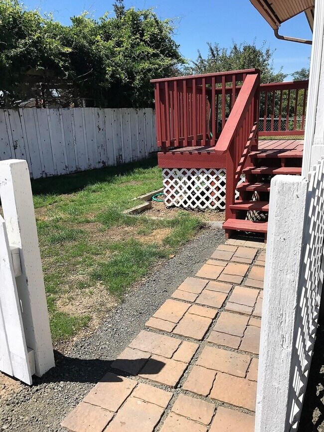 Foto del edificio - 2 br, 1 bath House - 214 Oak St