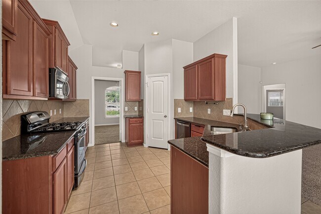 Foto del edificio - 174 Maple Grove Dr