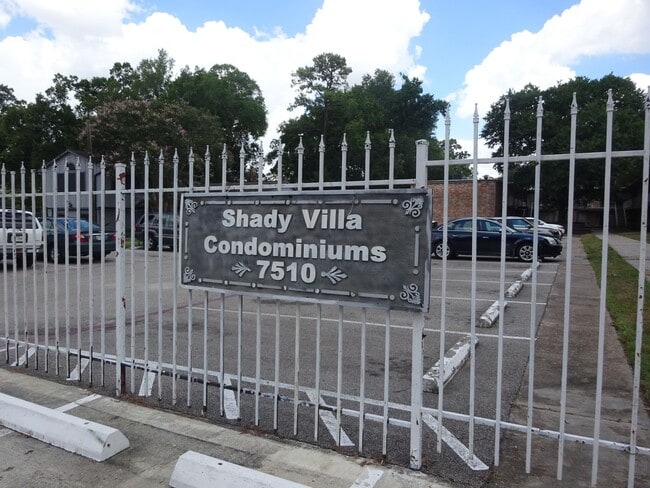 Building Photo - 7510 Shady Villa Lane #22
