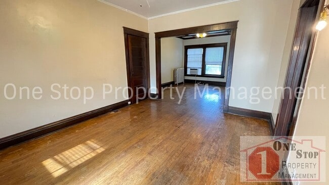 Building Photo - Gorgeous and Unique 2 Bedroom, 1 Bathroom ...