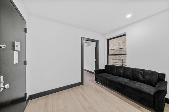 Foto del edificio - Hughes BH LLC (2507)