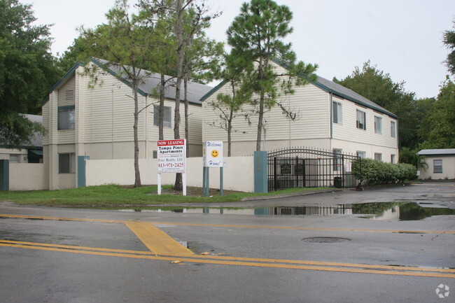 Building Photo - Tampa Pines